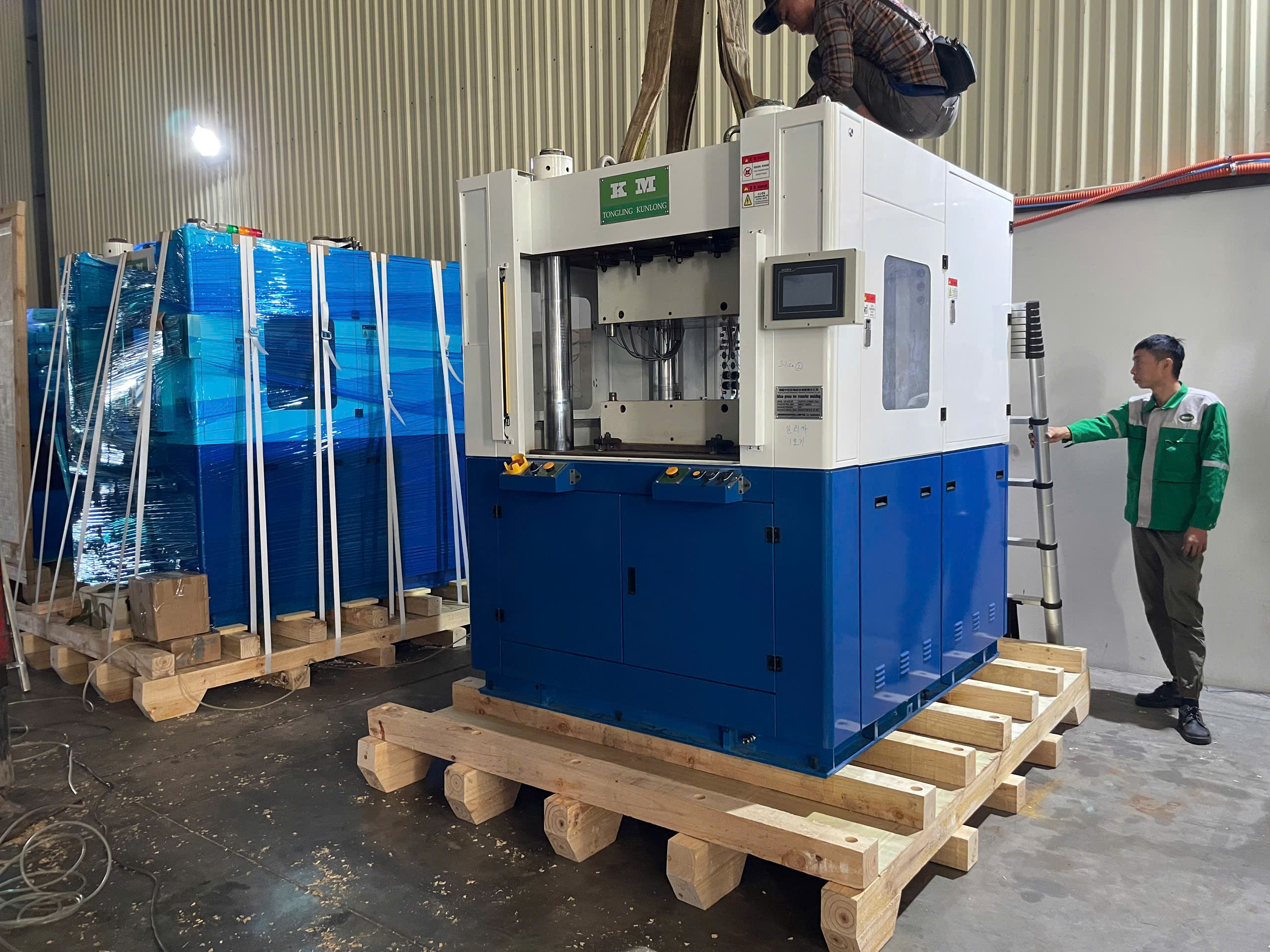 ĐÓNG PALLET SIÊU TRỌNG 